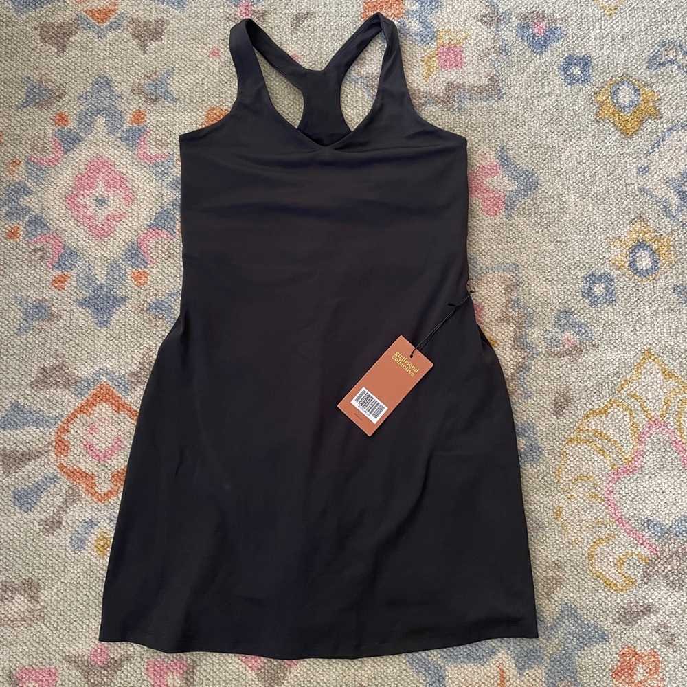 Girlfriend Collective Lola V-Neck Dress in Black L